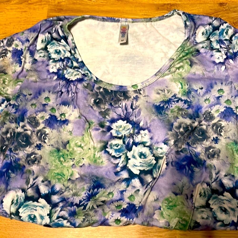 LuLaRoe Classic T Tee Blue Green Purple Roses Floral Beautiful!